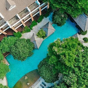 Woodlands hotel y Resort